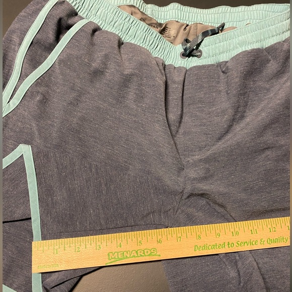 LL Bean shorts with liner - Picture 4 of 4